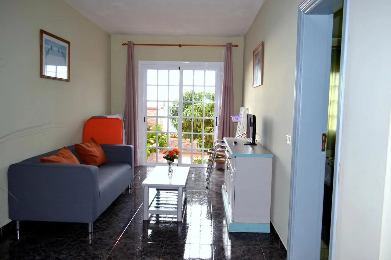 Apartamentos Casa Junonia Alajero Aparthotel