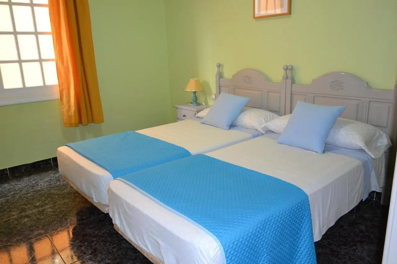 Apartamentos Casa Junonia Alajero Aparthotel